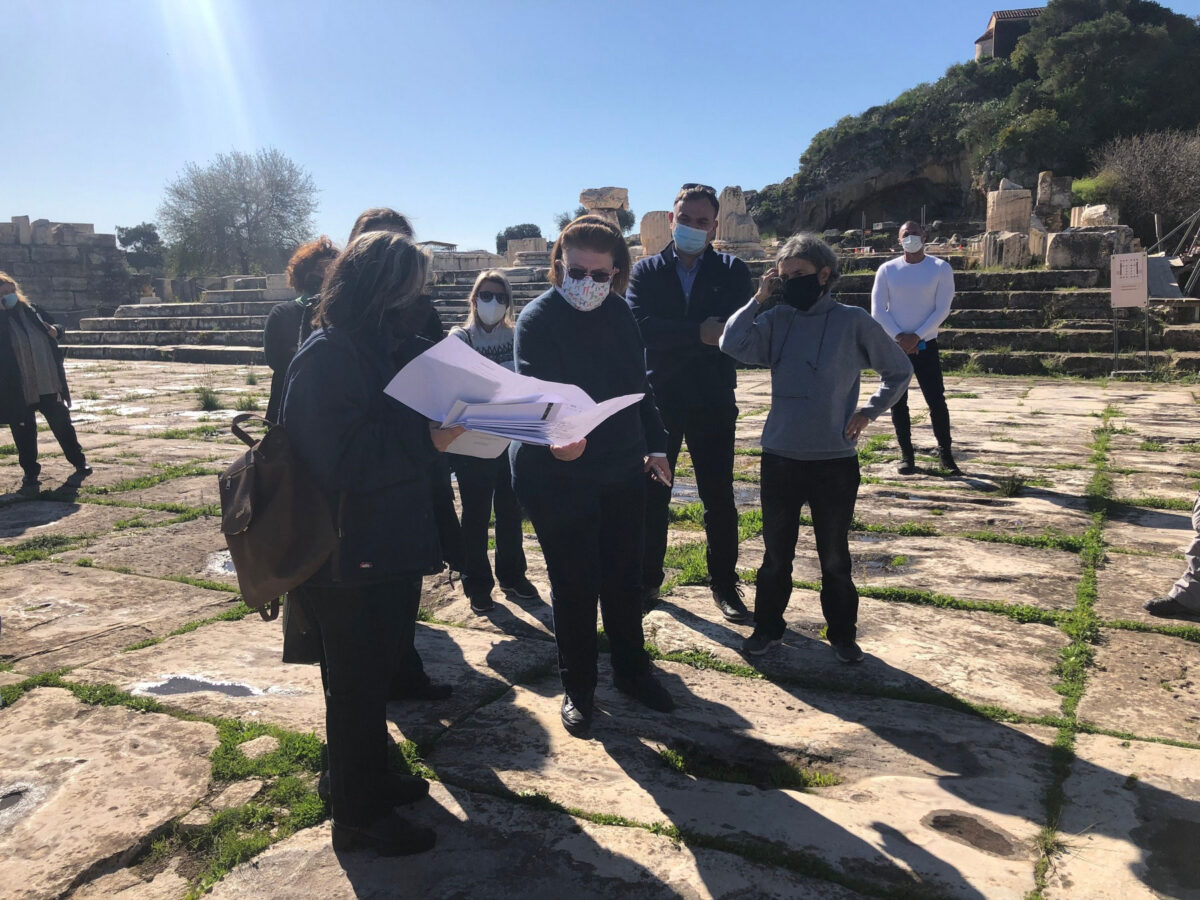 Αυτοψία στον αρχαιολογικό χώρο της Ελευσίνας (φωτ.: ΥΠΠΟΑ).