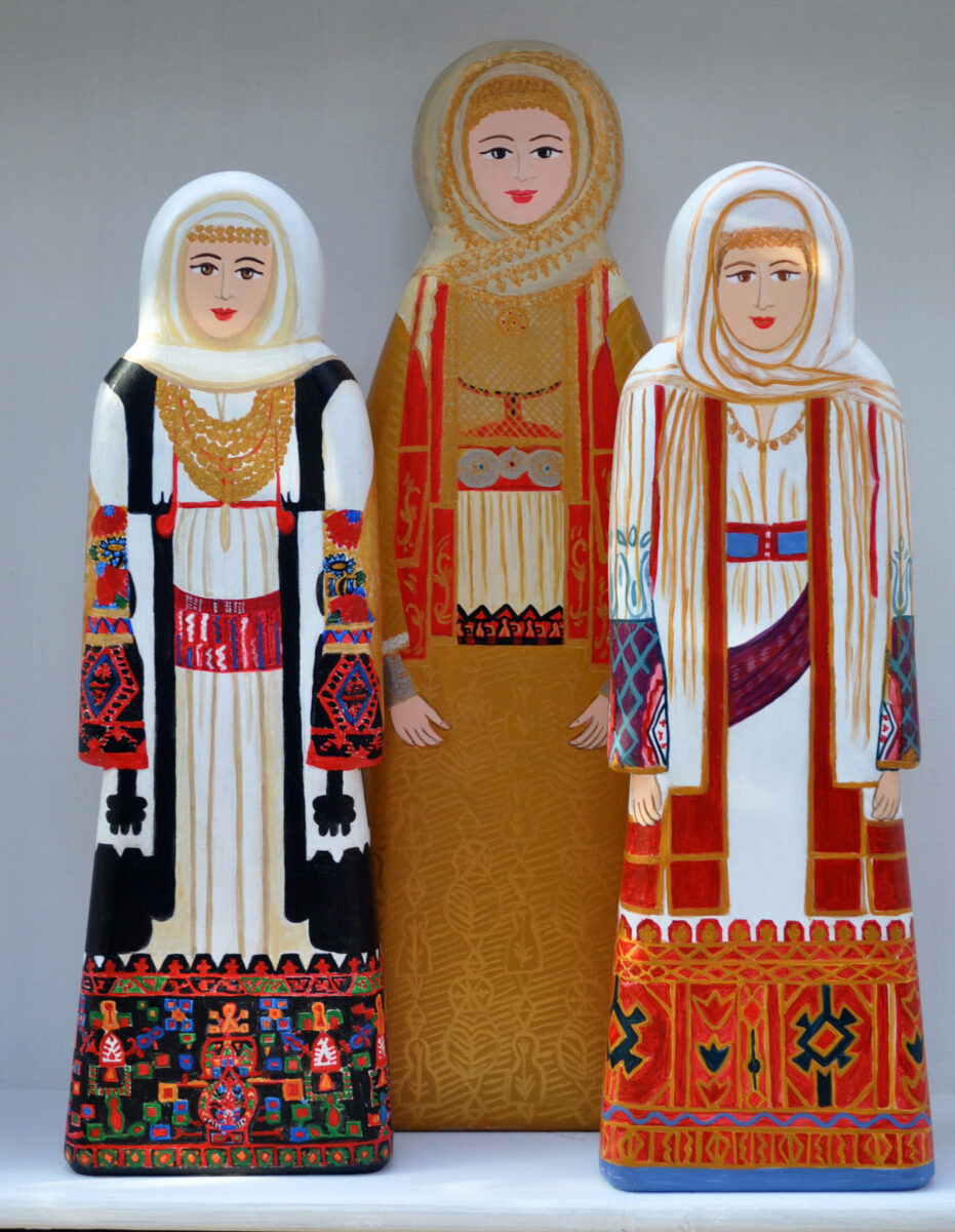 Ξύλινες κούκλες της Ειρήνης Κουρτζέλλη (φωτ.: Ειρήνη Κουρτζέλλη).