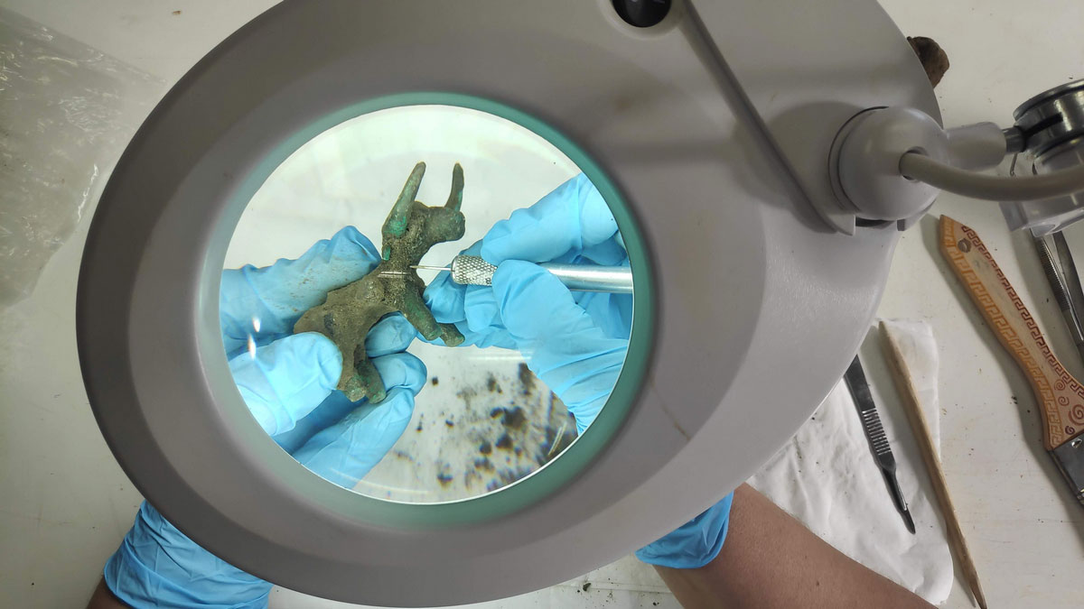 Xάλκινο ειδώλιο ταύρου ήρθε στο φως στην Ολυμπία