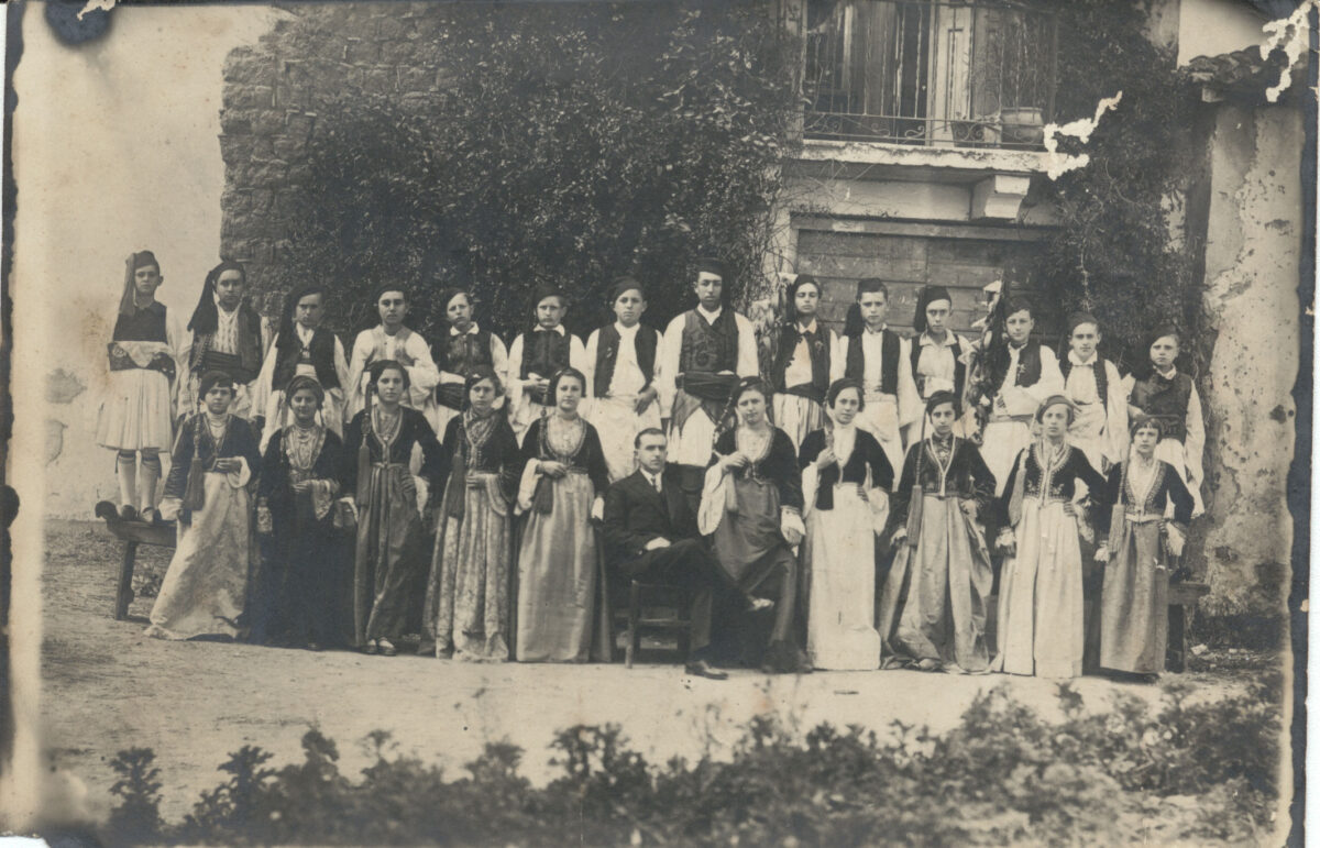 Ελληνικές «εθνικές ενδυμασίες»