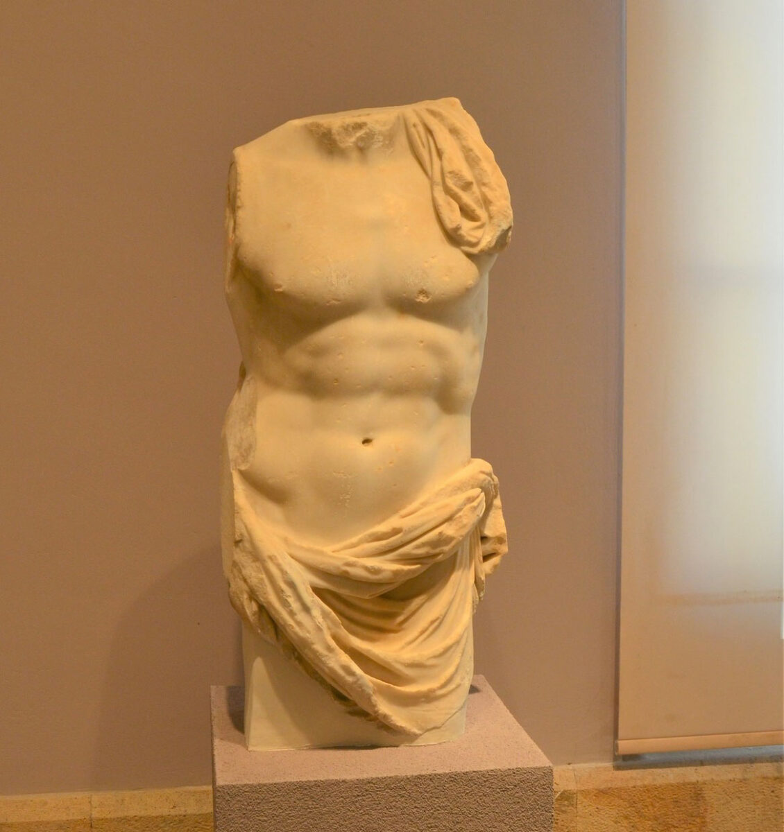 Αρχαιολογικό Μουσείο Κω. Ένα από τα γλυπτά που αποκαταστάθηκαν (φωτ.: ΥΠΠΟΑ).