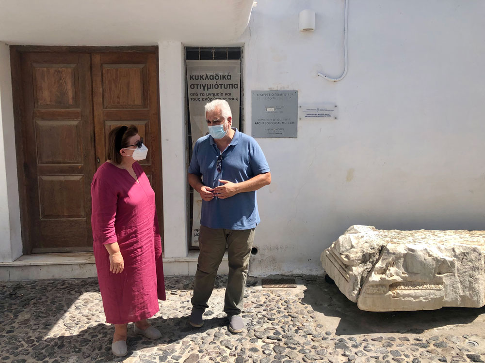 Συνεχίζεται η περιοδεία της Λίνας Μενδώνη στις Κυκλάδες