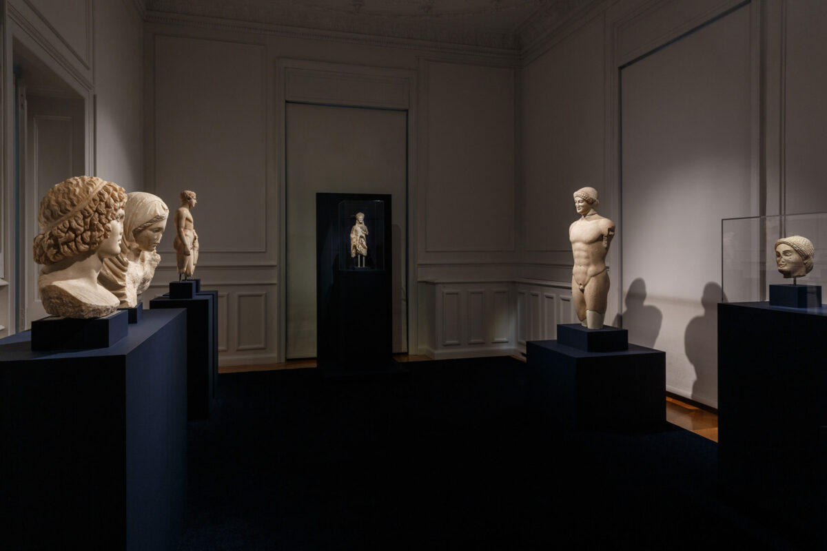 Άποψη της έκθεσης. Φωτ.: Πάρις Ταβιτιάν © Μουσείο Κυκλαδικής Τέχνης.