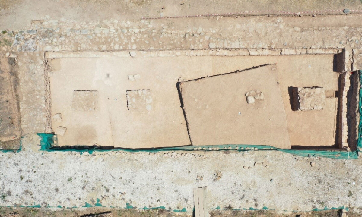 Μονάδα 10 με πεσσούς. Φωτ.: Τμήμα Αρχαιοτήτων Κύπρου.