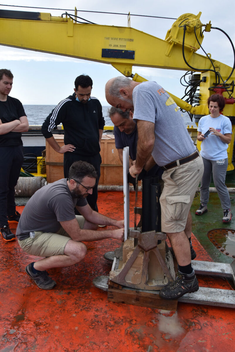 Οι έρευνες διεξήχθηκαν από πολυεθνική ομάδα Ελλήνων και ξένων επιστημόνων στο πλαίσιο του προγράμματος EUROFLEETS (φωτ.: © ερευνητική ομάδα Eurofleets+ Myrtoon).