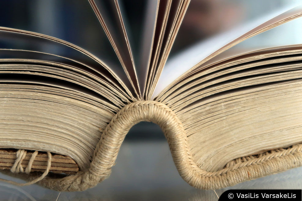 Το βιβλίο «πρωταγωνιστεί» στις Βιτρίνες Τέχνης του ΟΤΕ