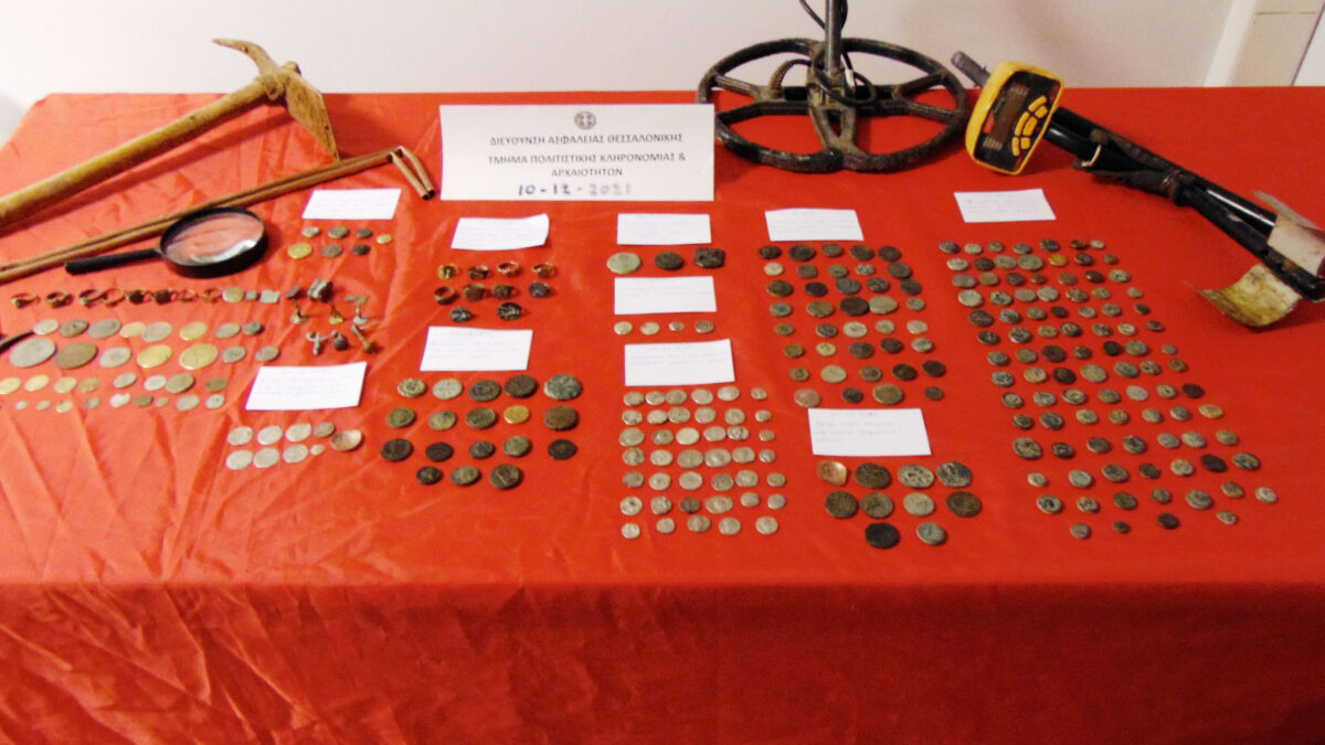 Δύο άντρες συνελήφθησαν για αρχαιοκαπηλία