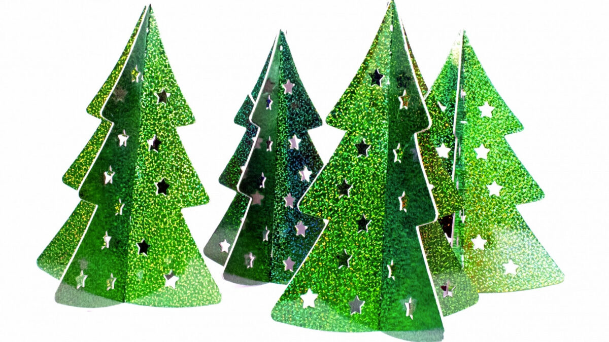 Χρησιμοποιώντας τη φαντασία τους και ανακυκλώσιμα υλικά, οι μικροί φίλοι του μουσείου θα φτιάξουν χριστουγεννιάτικα δεντράκια.