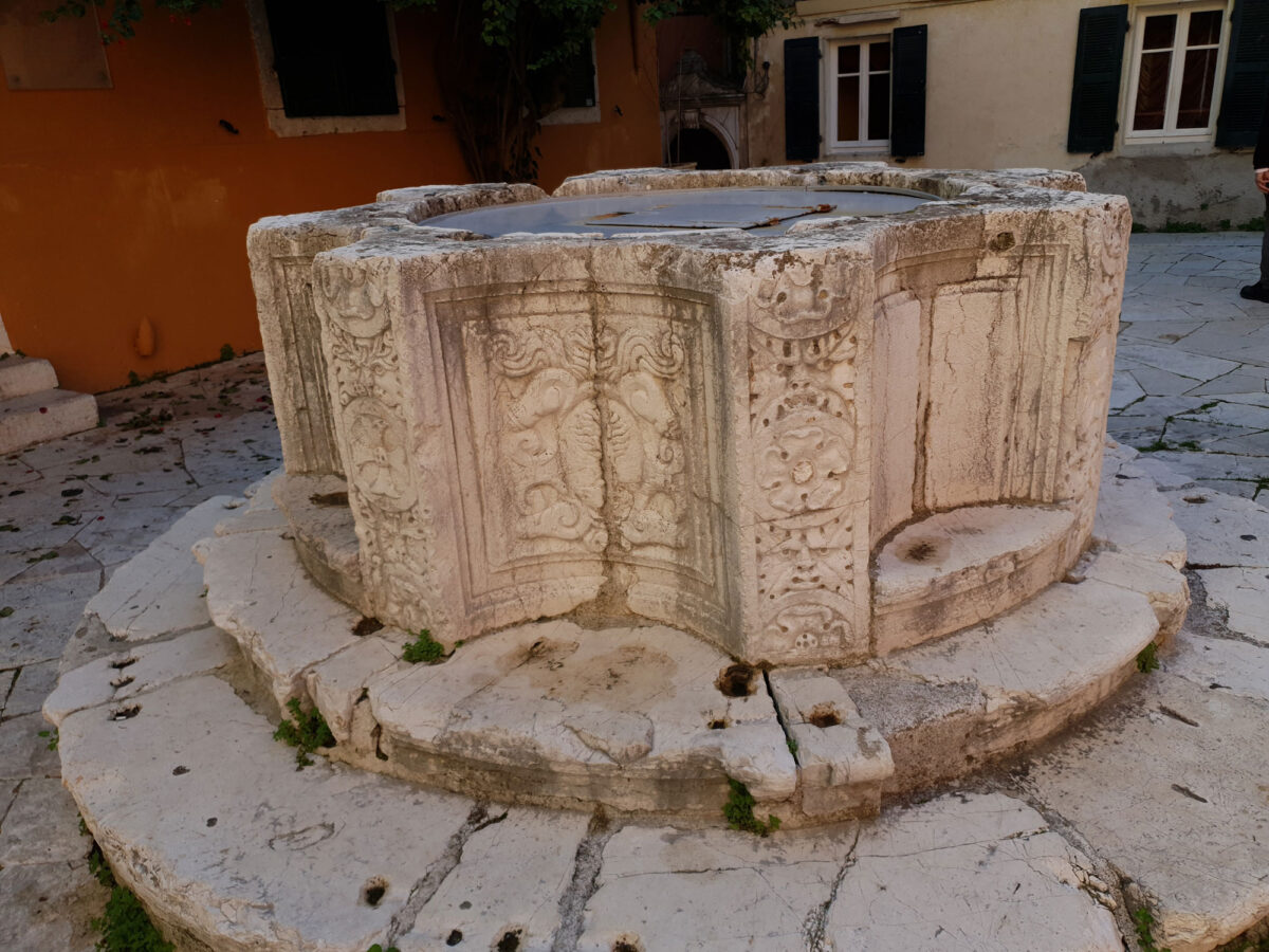 Το βενετσιάνικο πηγάδι στην Κέρκυρα (φωτ.: ΑΠΕ-ΜΠΕ).