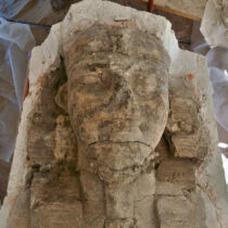 Τμήματα βασιλικών αγαλμάτων αποκαλύφθηκαν στο Λούξορ