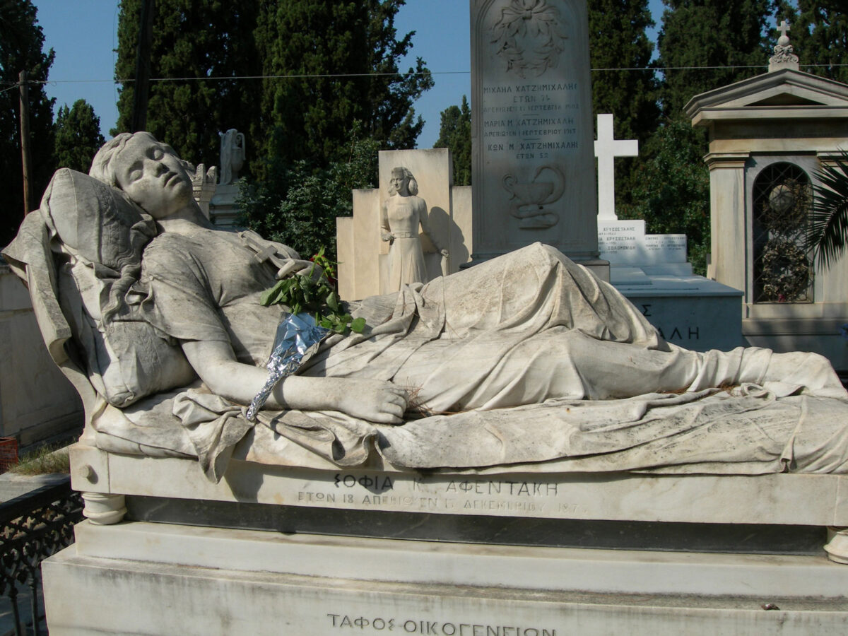 Κοιμωμένη, 1877-78. Μάρμαρο, 77x178x76 εκ. Αθήνα, Α΄ Νεκροταφείο. © φωτ: Αλεξάνδρα Γουλάκη-Βουτυρά.