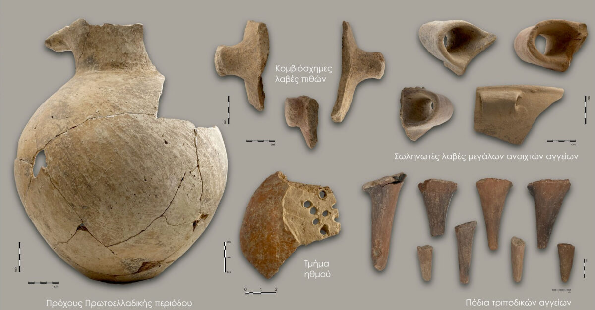 Εικ. 9. Ευρήματα από την ανασκαφή της Αρχαίας Τενέας. Φωτ.: ΥΠΠΟΑ.