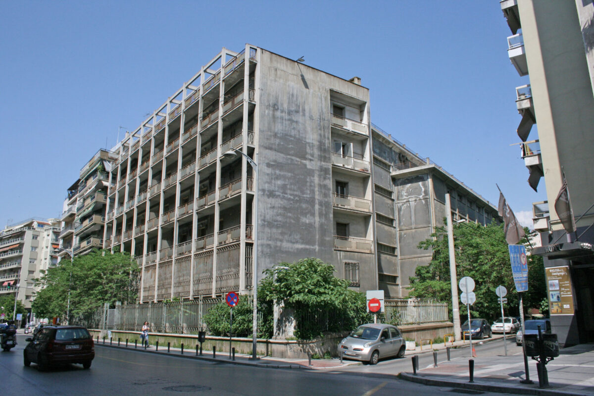 Καπναποθήκη Ιταλικής Εταιρείας Καπνών Ανατολής (1959). Βασ. Όλγας και Φλέμινγκ. Φωτ. ΑΠΕ-ΜΠΕ / Σ. Γκουβούση - Σπ. Ταβλίκος.