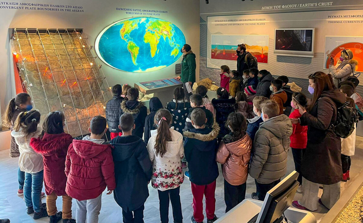 Από το εκπαιδευτικό πρόγραμμα του Μουσείου Φυσικής Ιστορίας Απολιθωμένου Δάσους Λέσβου «Μικροί Παλαιοντολόγοι».