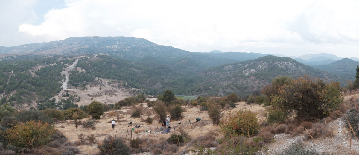 Γενική άποψη του ανασκαφικού χώρου της αναβαθμίδας του Ρουδιά (πηγή εικόνας: Τμήμα Αρχαιοτήτων Κύπρου).