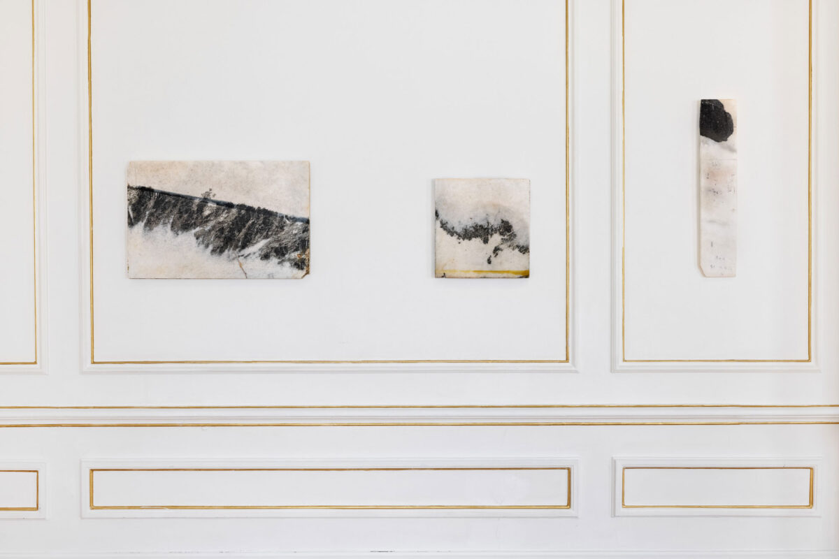 Άποψη της έκθεσης «Brice Marden και Ελληνική Αρχαιότητα». Φωτ.: Πάρις Ταβιτιάν. © Μουσείο Κυκλαδικής Τέχνης.