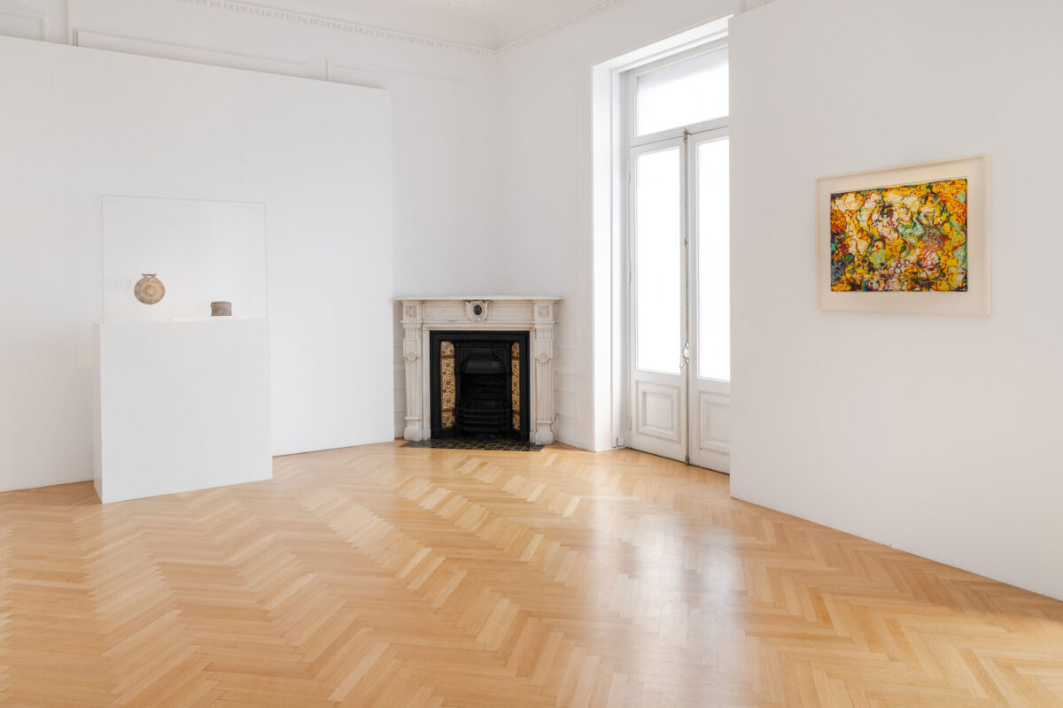 Άποψη της έκθεσης «Brice Marden και Ελληνική Αρχαιότητα». Φωτ.: Πάρις Ταβιτιάν. © Μουσείο Κυκλαδικής Τέχνης.