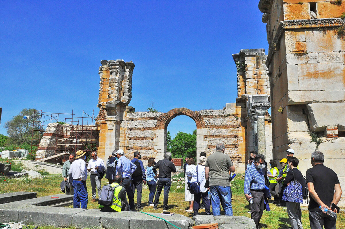 Αυτοψία της Λ. Μενδώνη στον αρχαιολογικό χώρο των Φιλίππων