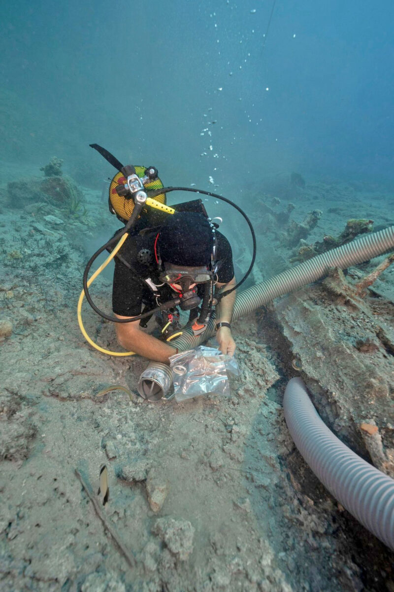 Ανασκαφή στην Τομή 1_2021 κατά μήκος της τρόπιδας του πλοίου (φωτ.: Β. Τσιαΐρης).