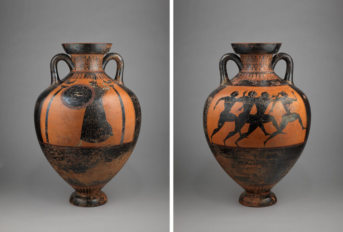 Αττικός μελανόμορφος παναθηναϊκός αμφορέας με παράσταση Αθηνάς Προμάχου και αθλητές σε αγώνα δρόμου. Αποδίδεται στον ζωγράφο του Ευχαρίδη. 525-500 π.Χ. (915.24). Courtesy of the Royal Ontario Museum © ROM.