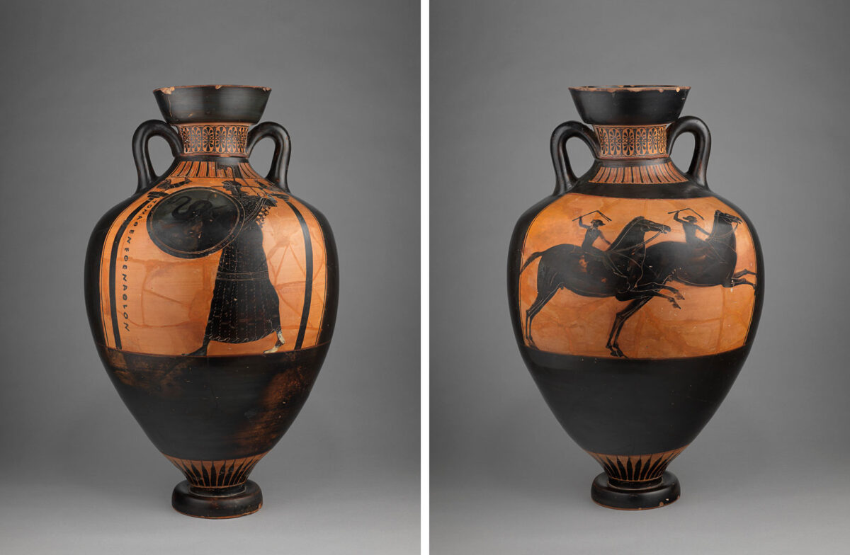 Αττικός μελανόμορφος παναθηναϊκός αμφορέας με παράσταση Αθηνάς Προμάχου και ιπποδρομίας. Αποδίδεται στον ζωγράφο του Ευχαρίδη. Γύρω στο 490 π.Χ. (919.5.148). Courtesy of the Royal Ontario Museum © ROM.