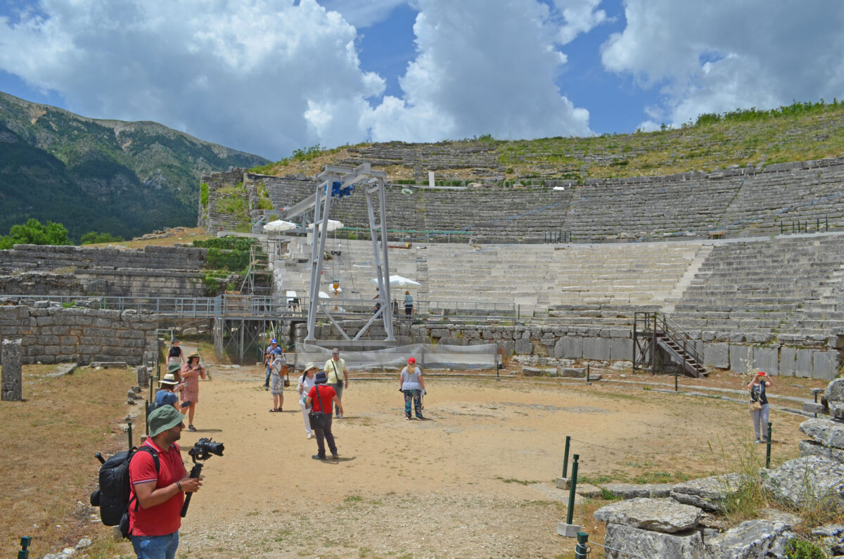 Δωδώνη, εργασίες αποκατάστασης στο αρχαίο θέατρο  (φωτ.: ΑΠΕ-ΜΠΕ).