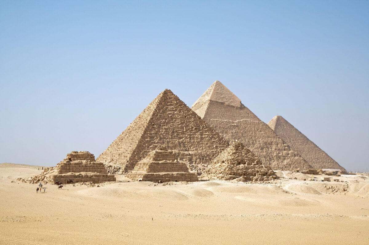 Οι πυραμίδες της Γκίζας (φωτ.: Βικιπαίδεια).