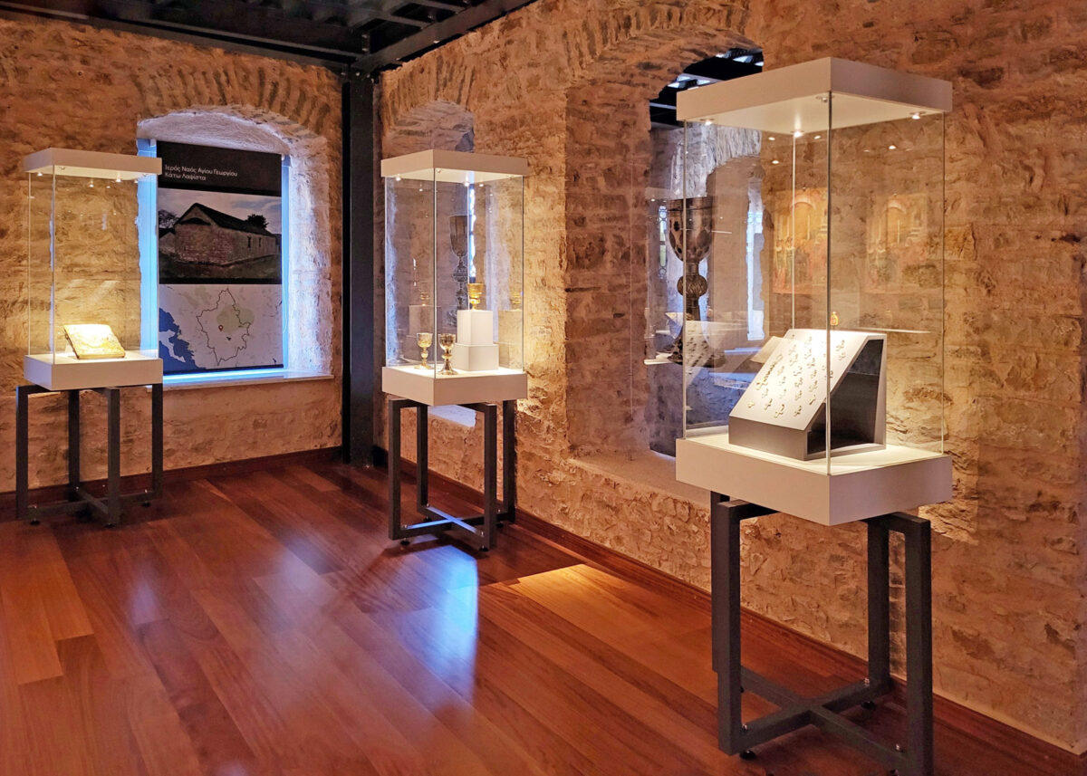 Άποψη της έκθεσης στο «Κέντρο Προστασίας και Προβολής Ιστορίας και Τέχνης» της Μητροπόλεως Ιωαννίνων (φωτ.: Ηλίας Παπαγεωργίου).