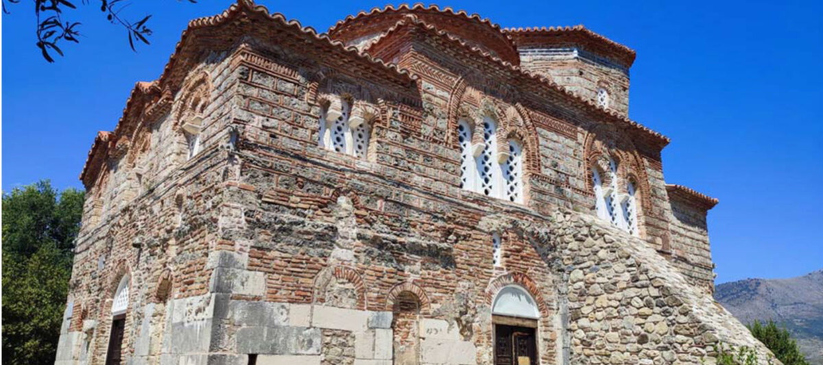 Ο βυζαντινός ναός του Αγίου Νικολάου στον Μεσοπόταμο της Αλβανίας (φωτ.: ΕΚΒΜΜ).
