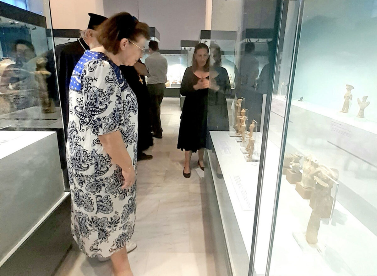 Η Υπουργός Πολιτισμού Λ. Μενδώνη στο Αρχαιολογικό Μουσείο Μήλου (φωτ.: ΥΠΠΟΑ).