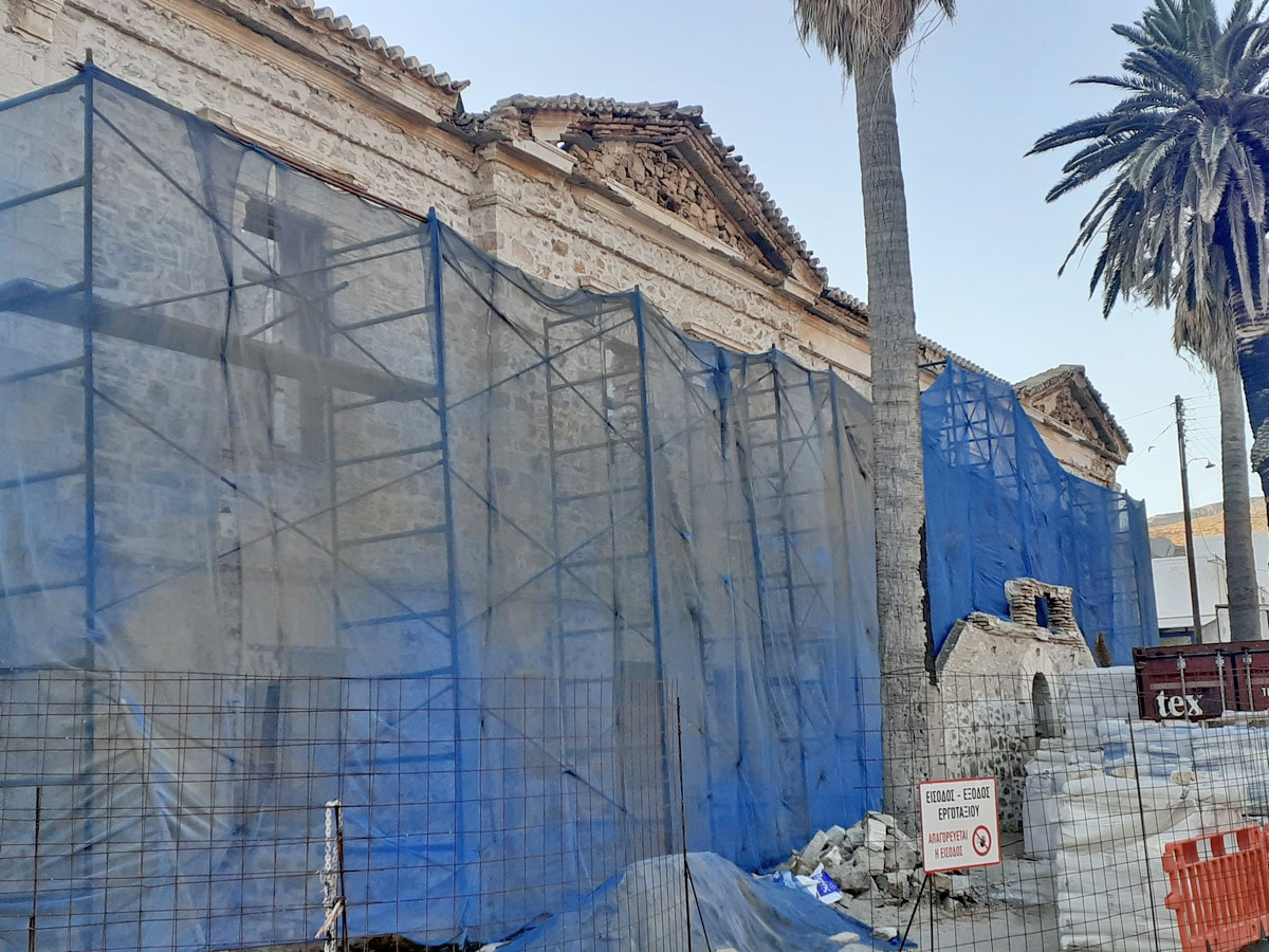 Το υπό αποκατάσταση κτήριο του π. Διοικητηρίου Μεταλλείων στο Μέγα Λιβάδι (φωτ.: ΥΠΠΟΑ).