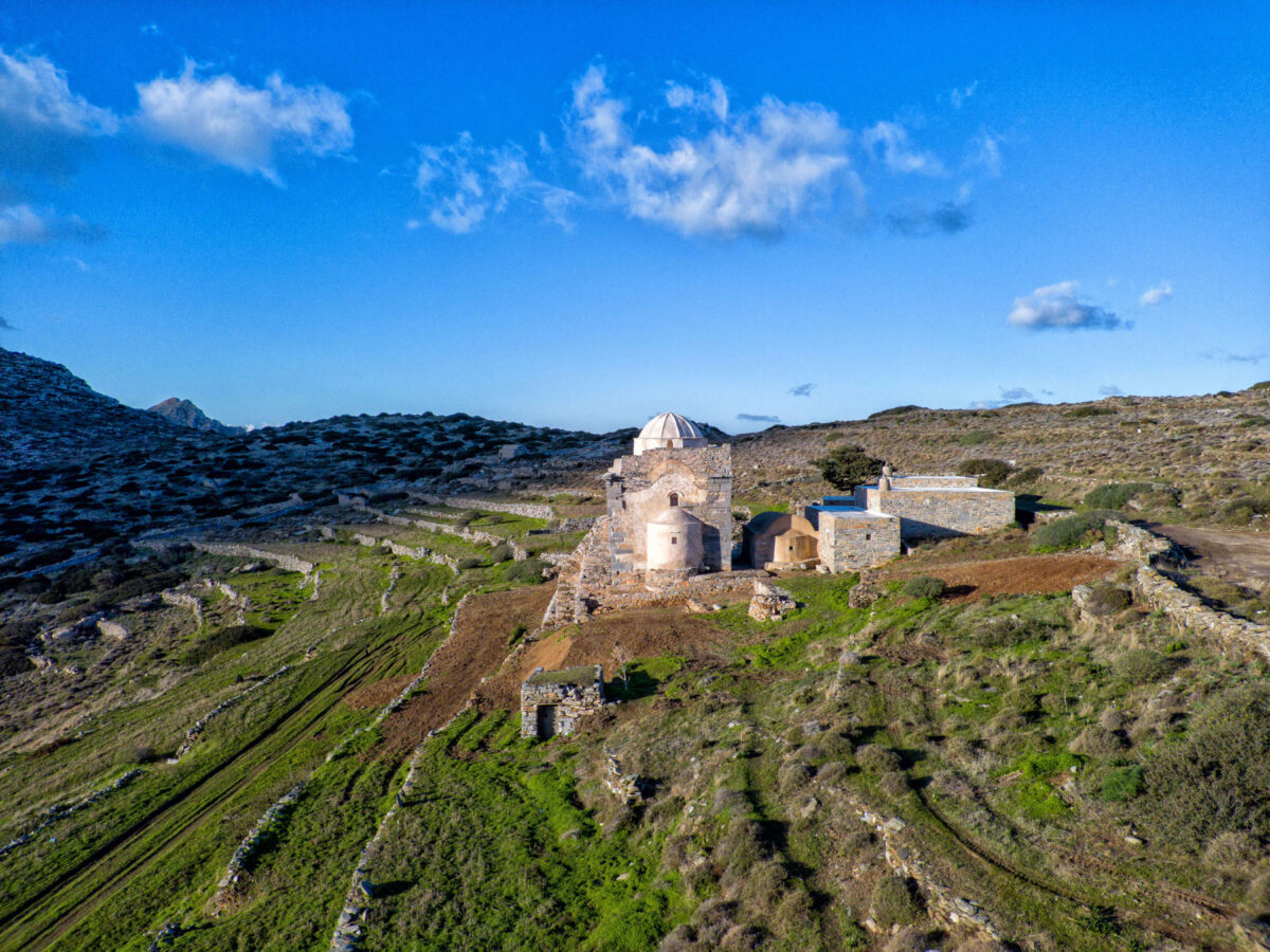 Το μνημείο της Επισκοπής Σικίνου (πηγή εικόνας: Εφορεία Αρχαιοτήτων Κυκλάδων).