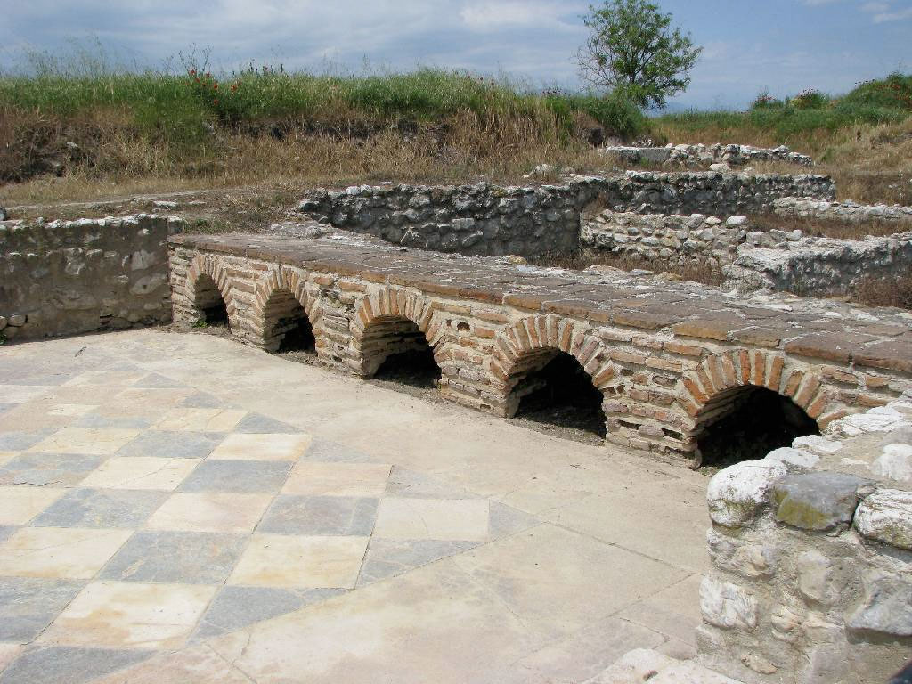Στο αρχαίο Δίον (πηγή εικόνας: Βικιπαίδεια).