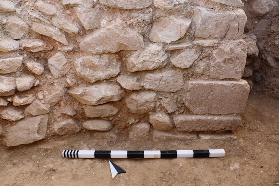 Εικ. 11. Γωνία του οχυρού με κατεργασμένους λίθους. Πηγή εικόνας: Τμήμα Αρχαιοτήτων Κύπρου.
