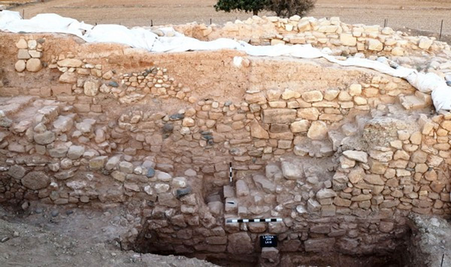 Εικ. 6. Αντικριστές κλίμακες στην ανατολική όψη του οχυρού. Πηγή εικόνας: Τμήμα Αρχαιοτήτων Κύπρου.
