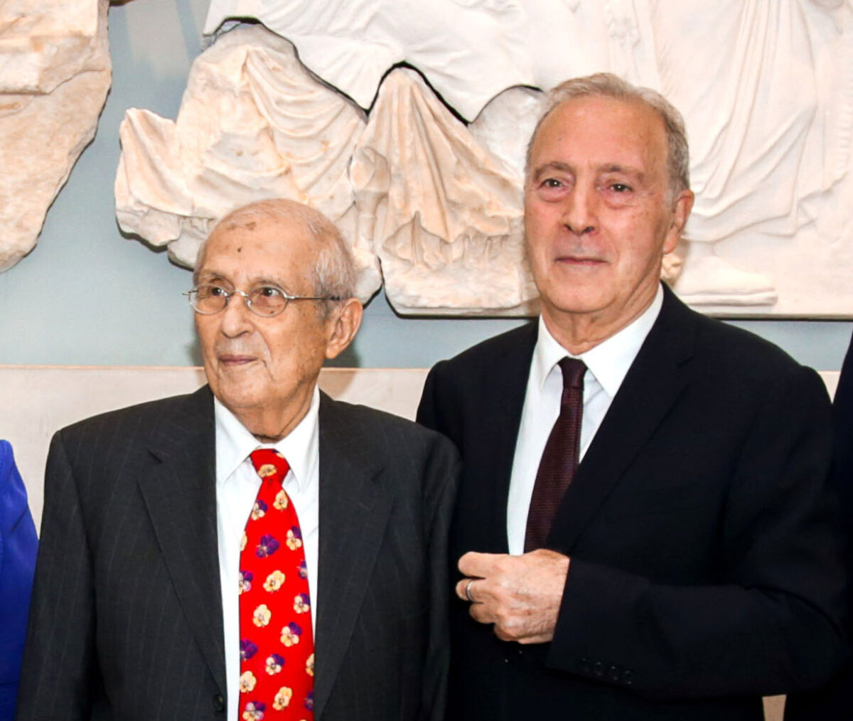 Ο Δημήτρης Παντερμαλής και ο Γενικός Διευθυντής του Μουσείου Ακρόπολης, καθ. Νικόλαος Χρ. Σταμπολίδης στο Μουσείο Ακρόπολης τον Ιούνιο του 2022 (φωτ.: Μουσείο Ακρόπολης).