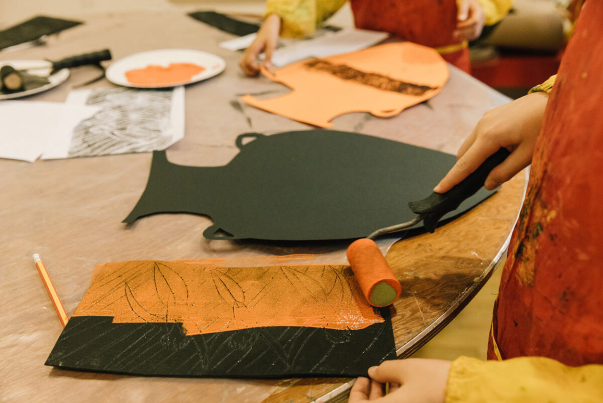 Εκπαιδευτικά προγράμματα στο Μουσείο Κυκλαδικής Τέχνης (φωτ.: Πάρις Ταβιτιάν, © Μουσείο Κυκλαδικής Τέχνης).