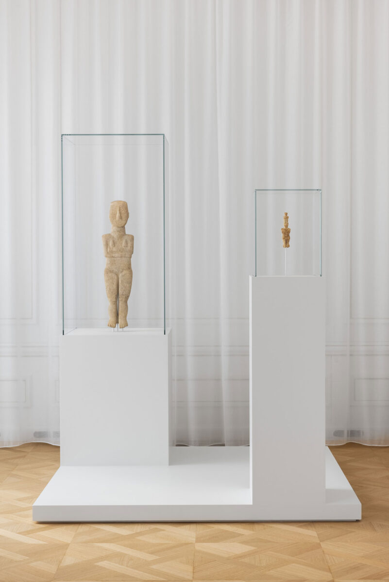 Άποψη της έκθεσης. Φωτ.: Πάρις Ταβιτιάν © Μουσείο Κυκλαδικής Τέχνης.