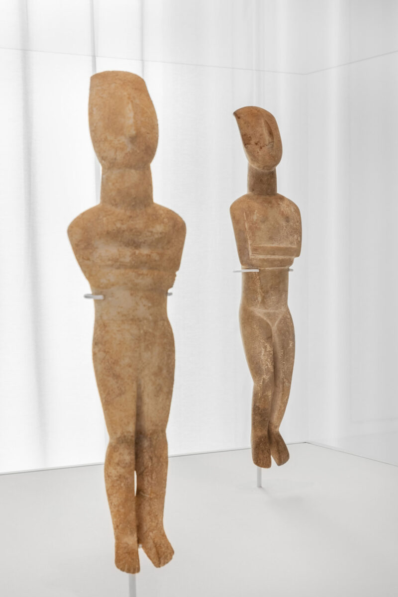 Άποψη της έκθεσης. Φωτ.: Πάρις Ταβιτιάν © Μουσείο Κυκλαδικής Τέχνης.