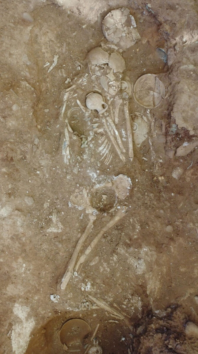 Διπλή ταφή που χρονολογείται στον πρώιμο 12ο αι. π.Χ. αποκαλύφθηκε στη θέση Κούκλια-Μάρτσελλο (φωτ.: Τμήμα Αρχαιοτήτων Κύπρου).
