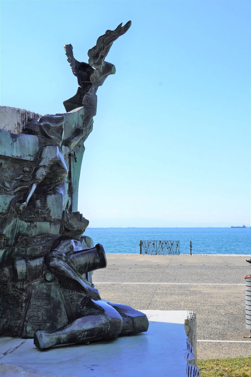 Το Μνημείο Θρακών Ηρώων, έργο του Γιώργου Τσάρα. Φωτ.: ΑΠΕ-ΜΠΕ.