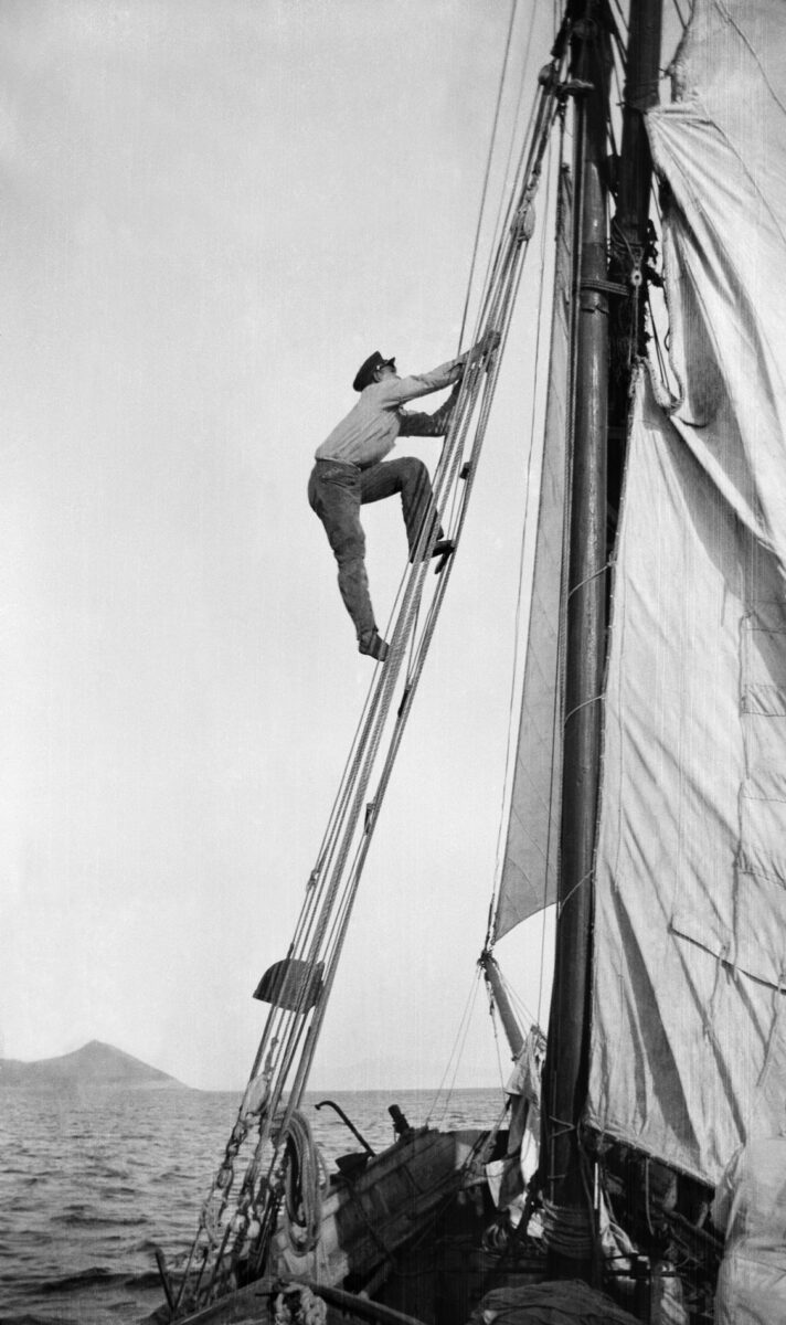 Εν πλω, Αιγαίο 1932/36. Φωτ.: Έλλη Παπαδημητρίου. © Μουσείο Μπενάκη/Φωτογραφικά Αρχεία.