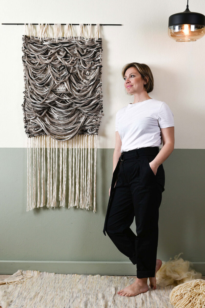 Αρχιτεκτόνισσα εσωτερικών χώρων αναβιώνει την υφαντική τέχνη