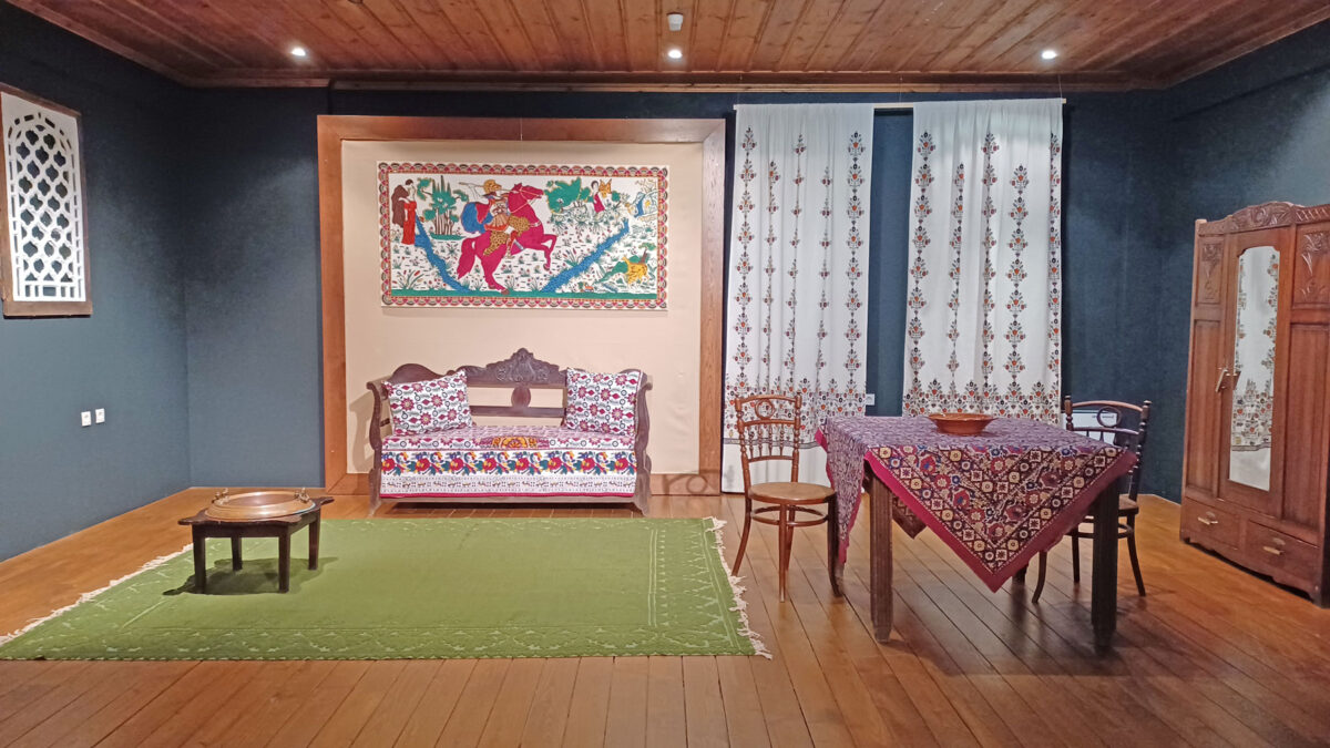 Αναπαράσταση κατοικίας στον Τύρναβο.