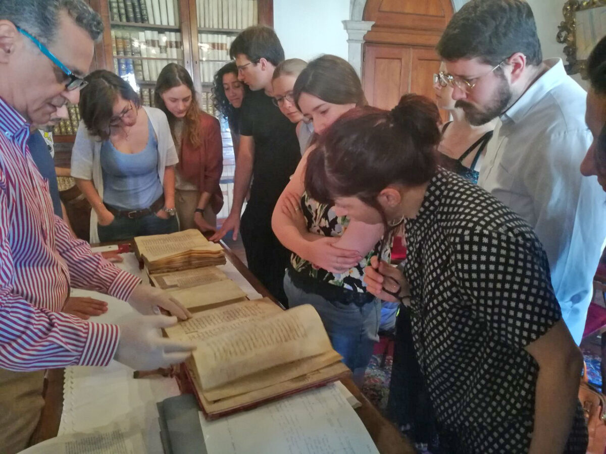 Ομάδα φοιτητών από διάφορα πανεπιστήμια στο Ινστιτούτο Βυζαντινών και Μεταβυζαντινών Σπουδών της Βενετίας (φωτ.: ΑΠΕ-ΜΠΕ / Ελληνικό Ινστιτούτο Βυζαντινών και Μεταβυζαντινών Σπουδών Βενετίας).
