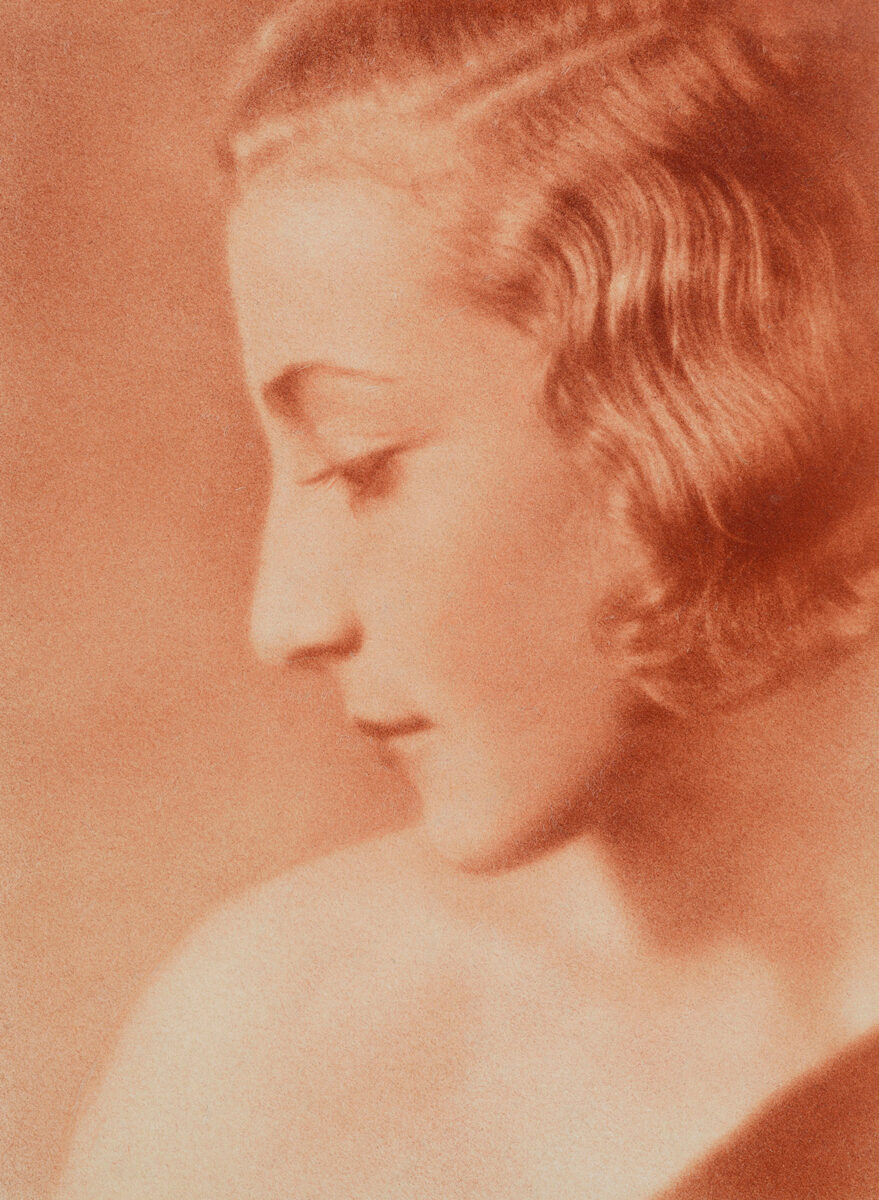 Έλλη Σουγιουλτζόγλου-Σεραΐδάρη (Nelly’s). Δεσποινίς Χαραλαμπίδου, 1932-33. © Μουσείο Μπενάκη/Φωτογραφικά Αρχεία.