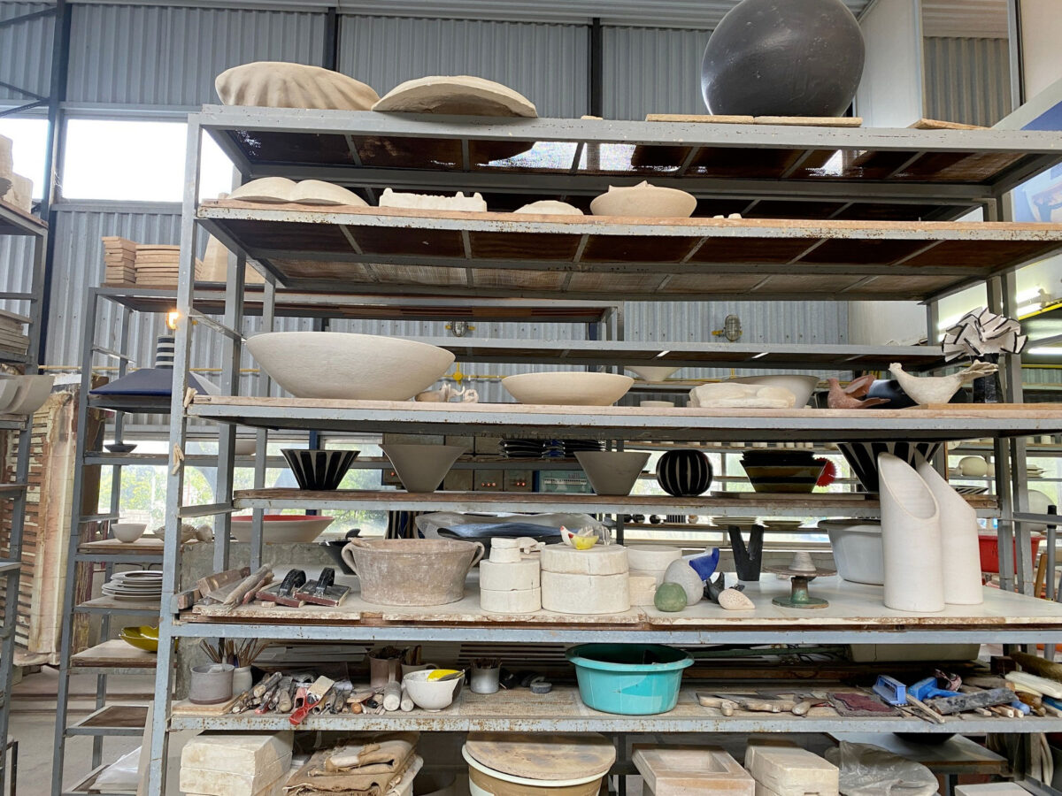 Στο εργαστήριο της Ελένης Βερναδάκη (φωτ.: ΥΠΠΟΑ).