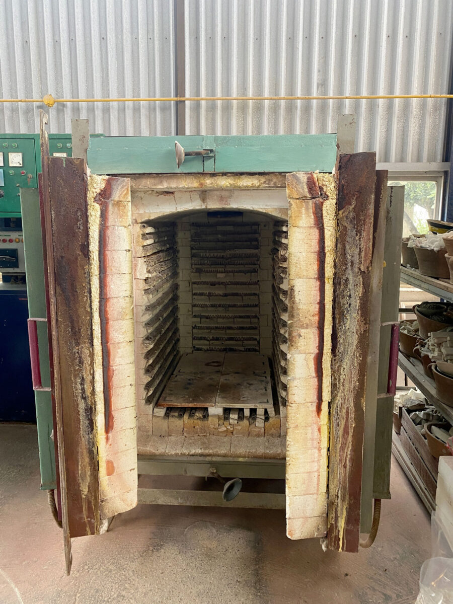 Φούρνος στο εργαστήριο της Ελένης Βερναδάκη (φωτ.: ΥΠΠΟΑ).