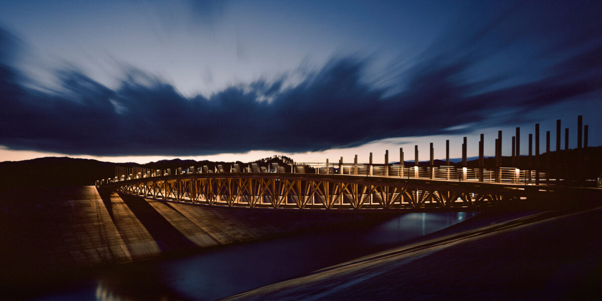 Erieta Attali, «Γέφυρα στην πόλη Μιναμινσαρίκου, Ιαπωνία» (© Attali).