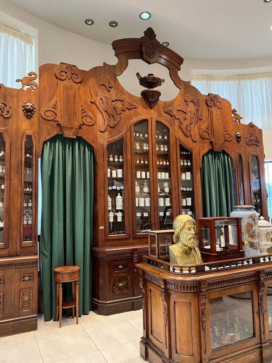 Στο Ελληνικό Φαρμακευτικό Μουσείο (πηγή εικόνας: Φαρμακευτικός Σύλλογος Θεσσαλονίκης).